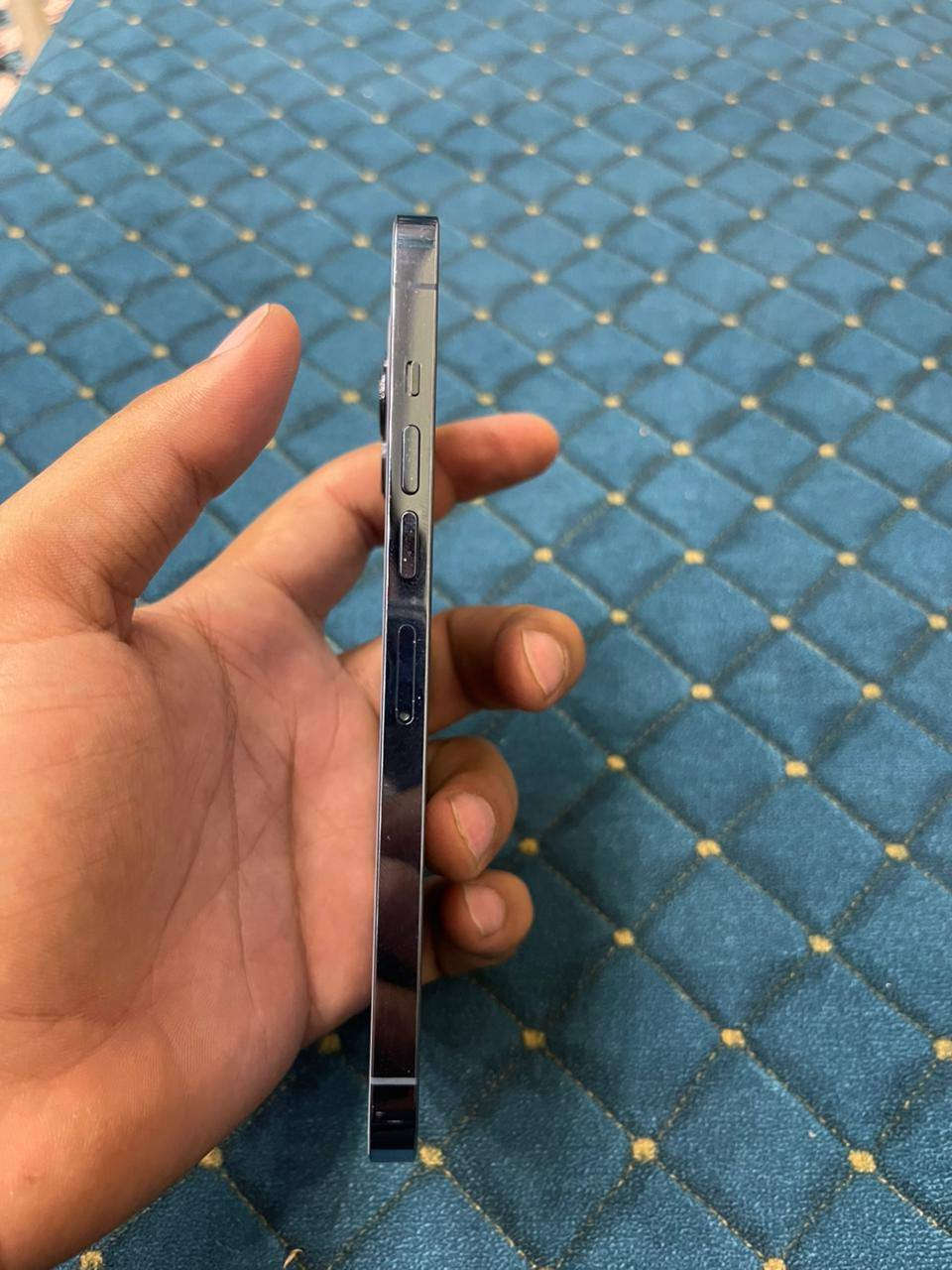 سلام عليكم للبيع ايفون ١٣ برو ماكس جهاز مكفول ما مبدل ولا قطعه فقط الضهر جهاز نضيف كلش بطاريه ٨٠ شحنه كلش حلو ذاكره ٢٥٦ رايده ب٦٢٥ وبي مجال قليل حك الجيه مكاني نجف حي ميسان وهاذه رقمي ***********
