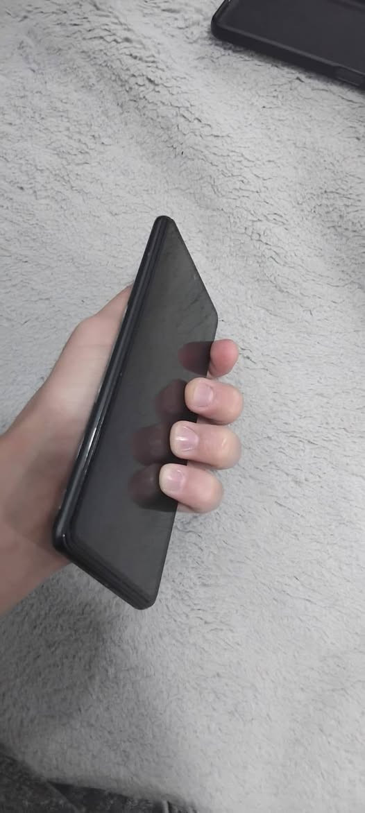السلام عليكم اخوان شاومي بوكو اف 3 ذاكره 256 رام 8 + 8 معالج سناب دراجون شاشه 120 هيرتز فيديو 4k 60 ببجي 120 فريم شرط بلادي كل شي ما مبدل بس ظهر مكسور يراد له تبديل بعد المعامله فلوس الظهر ترجع لك سعر 230 وبي مجال تواصل خاص تليفون ***********
