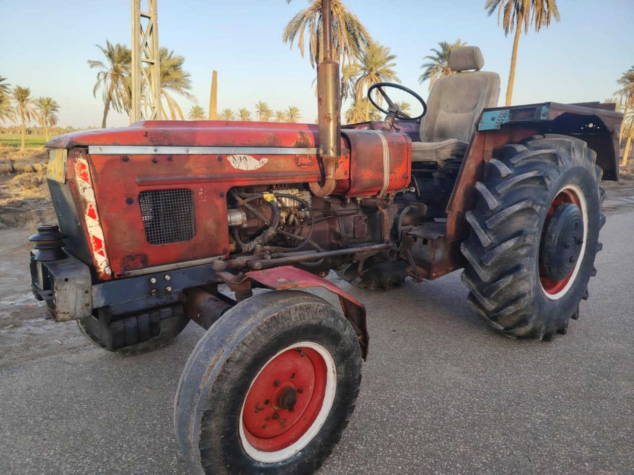 سلام عليكم مكينة عنتر البيع موديل 90رقم وسنوية ومداور مكينة جاهزة من كير وبم ومحرك وجهاز رفع وباور وباتري تخم تاير جديد وتخم ثكال خلفي امامي مكينة جاهزة نكرة سلف مع عربانة سكندرية لاتصال على الرقم ***********مكان ديوانية غماس
