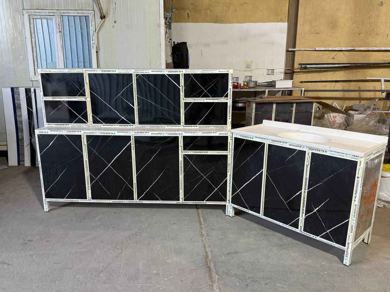 الوان جديده موديل جديد.....✌️
المنيوم تفصال 

القياس 📏📐📏 
مترين ارضي وملحق ومتر وعشرين سنك مرمر 

متوفر توصيل 🚖🚖


**إذا كنت صاحب هذا الإعلان وتريد حذفه لأي سبب، رجاءا أرسل رسالة إلى الدعم الفني**