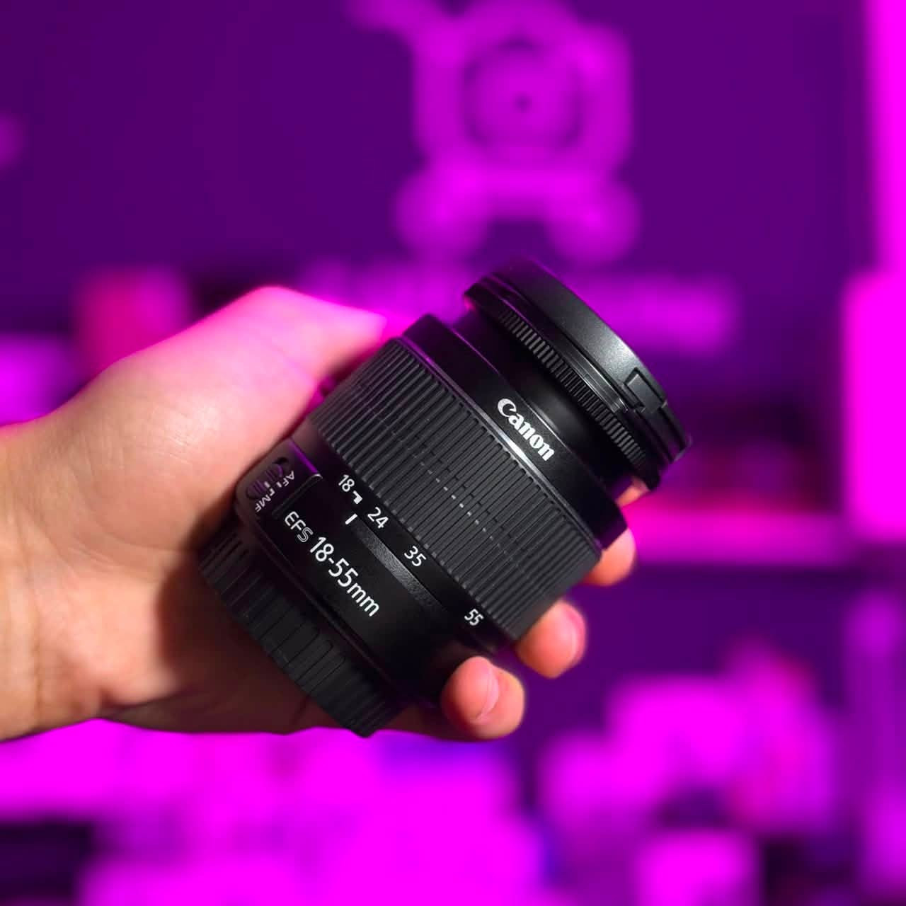 📸 للبيع: Canon 250D 📸
لكل عشاق التصوير وصناع المحتوى و دكاتره الاسنان ، فرصة مش بتتكرر كتير الكاميرا زيرو ولم تستخدم تقريباً.
📌 تفاصيل الحالة:
العداد (الشاتر): 1k
الحالة الخارجية والداخلية: كسر زيرو
الملحقات: الكاميرا بتيجي بكامل ملحقاتها الأصلية (شنطه ٫البطارية، الشاحن، الحزام الأصلي,لينس 18-55 ).
⚡ أهم مميزات الكاميرا:
تصوير فيديو بجودة 4K مبهرة.
شاشة متحركة بالكامل تعمل باللمس (Flip Screen) - مثالية للـ Vlogs والسيلفي.
سنسور بقوة 24.1 ميجابكسل لأعلى دقة تفاصيل.
نظام تركيز بؤري سريع جداً ومتطور (Dual Pixel AF).
واي فاي وبلوتوث لتقل الصور للموبايل فوراً وبكل سهولة.
📍 المكان / البحيره دمنهور 
📞 للتواصل / 01018025540
متاح شحن جميع المحافظات


**إذا كنت صاحب هذا الإعلان وتريد حذفه لأي سبب، رجاءا أرسل رسالة إلى الدعم الفني**