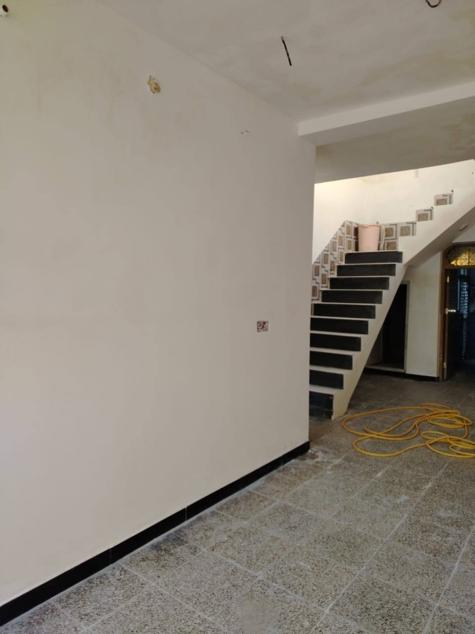 100 متر للايجار شارع المجمعات مول بغداد بالسعر 10 مليون ***********
