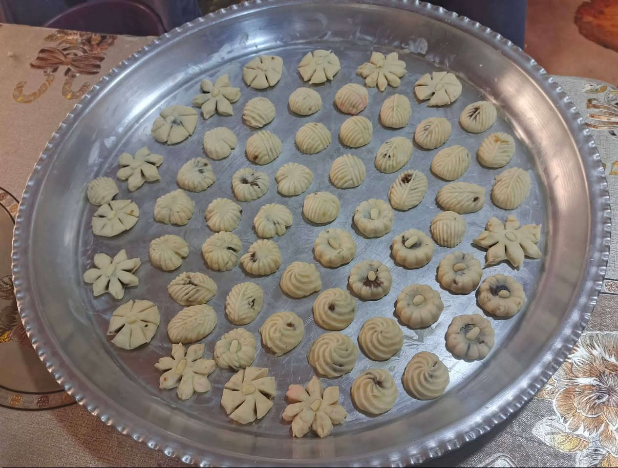 كليجه هشه وطعم سعر الكيلو 4الف حجز قبل وقت يوجد توصيل شاميه صلاحيه مهناويه ‏‪0787 087 8073‬‏
