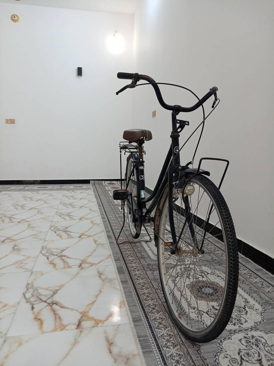 بايسكل للبيع بي شويه عواج بالشه حجم ٢٦ السعر ٥٥ وبي مجال
***********
