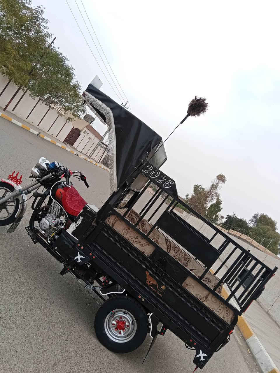 موديل 23 ستوته صفر كلشي،بيه شغال تخم تاير مكينه جديده كهربئيات ڱڵـه  شغال السعر 1900 بيه مجال شي قليل
ديالئ الخالص
***********
