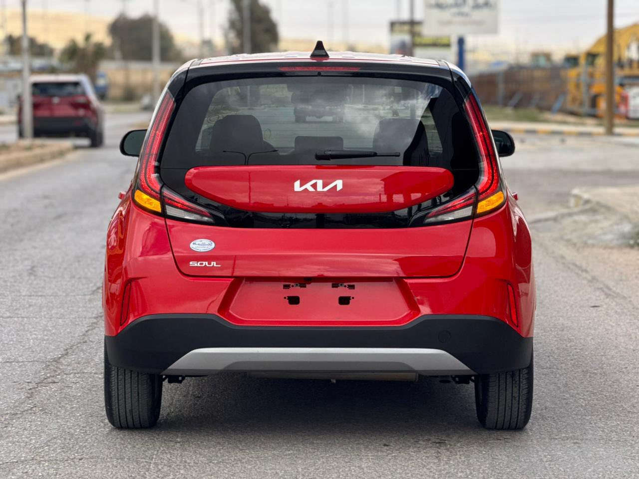 سلام عليكم للبيع كيه صول موديل 2025 موصفات اس تحكم جهتين حاكيه مانع نزلاق حساس طارات رادار مامي وخلفي رادار يمنه ويسره شاشه كبيره ولمس كامره دواره نضمه قياده حجم المحرك 2000 دوش ماشيه (7) فقط ولكب مثبت سرعه السياره مكفوله من الصبغ التبديل والغرق والبارد ماعده الدعاميه وجايبها اصليه نفس الون بدون صبغ (السياره حالين بعمان موجوده ترديها حره او شهداء حسب رغبت المشتري ***********
