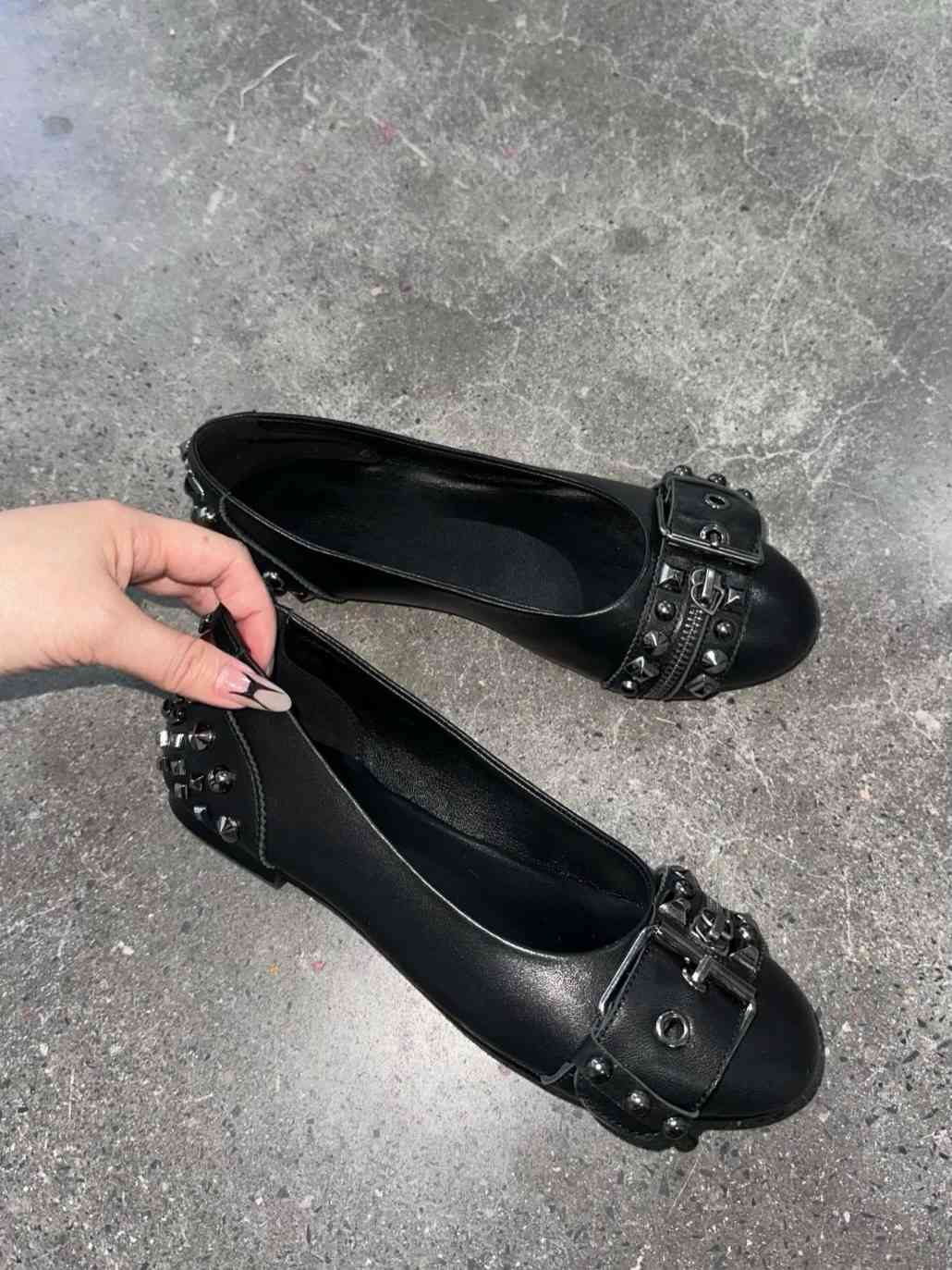 .
Price: 49 IQD.
Size: 35-36-37-38-39-40


**إذا كنت صاحب هذا الإعلان وتريد حذفه لأي سبب، رجاءا أرسل رسالة إلى الدعم الفني**