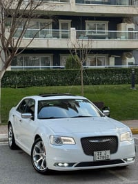 ٣٠٠ C • V8 ٥٧٠٠ • بلاتينيوم