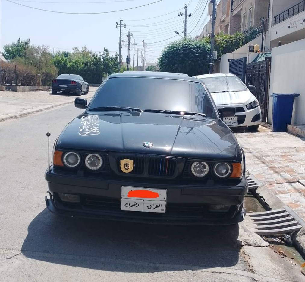 سلام علیک بیئیم BMW مۆدیل 1991 رەقەم دهۆک  مەکینە 525  فول مواسەفات بەس گێر عادی سلایت تەبرید کوشن جلد لایت فانۆس گوێ بەرخ 2 جام کارەبای قوفل مەرکەزی ویل ئێم M کامل دۆسە دەعم و لێدراوی نیە عام کرایتەوە لۆ جوانی تەحویل و وەرگەران و گیر و مەکینە و کامل بە شەرت سەیارەکی زۆر جوانە بەس ماشااللەی دەوێ لە هەولیرم سحری 60 وەرەقە و مەجال ٢٢٠ هەزار غرامەی لەسەرە دەیگەرینمەوە ژ.م 0750.421.61.46 
سیارة بیئیم bmw مودیل 1991 فول  مواصفات بس کیر عادی محرک  525 لون اسود سلاید قفل مرکزی جام کهربائی کوشنات جلد تبرید رقم دهوک سبغ عام للجمالیە بدون دعم بدون ضربة کیر محرک تحویل غرامە کل شرت مکان اربیل سحر٦٠  ورقە بیە مجال٢٢٠ الف غرامە علیە رقم.م.46_61_421_0750 أربيل, العراق
