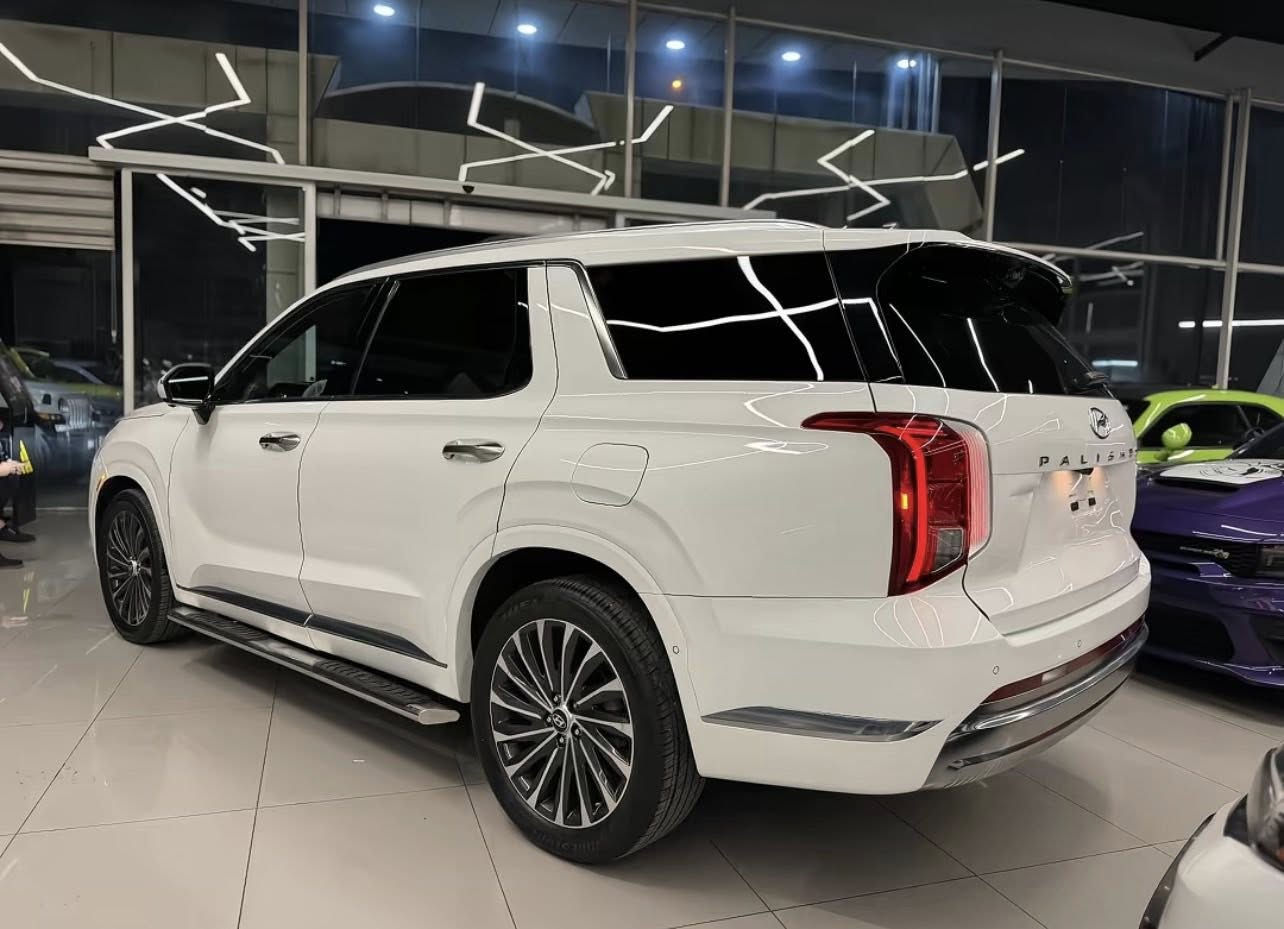 Hyundai palisade  2023 calligraphy
هونداي بلسايد كلگرافي 

موديل: 2023
الحالة: ربع بنيد صبغ +
شبر بالجاملغ صبغ 
بدون دواخل بدون ايرباك
العداد: 61 الاف ميل
المواصفات: كلگرافي  فول 1/1 
 شاشة عرض داتشو. المحرك   v6    3.8 
بصمة تشغيل + بصمة ابواب 
اصطفاف ذاتي(تقديم +ترجيع)  
فتحة سقف +بانوراما
سماعات هارمن كاردن عدد ١٦
 رادار امامي  + خلفي 
حساسات امامي + خلفي 
كامرات عدد 6  360 درجة 
كشنات امامي خزن ميموري 
كشنات كهربائي تدفئة وتبريد🥶
انارة داخليه (محيطيه) + انارة دشبول 
بردات جانبية
تبريد مركزي امامي + خلفي منفصل التحكم
تحكم ستيرن + شفتات
تدفئة ستيرن 
مرايا هيتر + تعتيم 
صندوق كهربائي شفط + اربع وضعيات فتح صندوق
وضعيات قيادة  (٥)
ويل كب حجم  ٢٠ 
اوتو هولد + نقطة عمياء 
سايد بريك بصمة + مثبت سرعة
شحن وايرلس 
إشارات بالمرايا  + إشارات جانبيه
2اوتو بريك 
تحديد مسار
شاشة ديجتال كبيرة
تشغيل عن بعد .
تدليك كشن .
دفع رباعي 
نظام مانع انزلاق 
 نظام نزول منحدرات كشنات Vip منفصل 
***********

السعر 335$وبيها مجال بسيط؟؟؟
