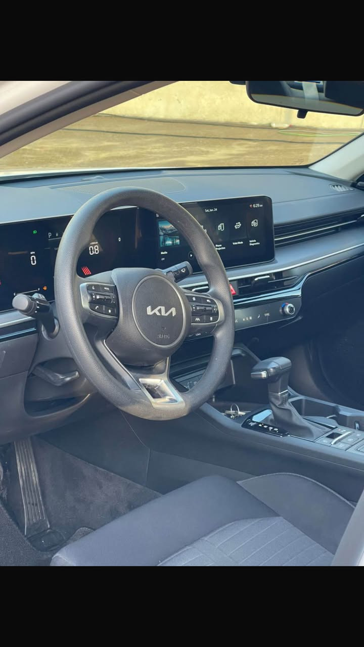 Kia K5 2025 الشكل الجديد
السعر 179ورقة 
9000 ميل الممشى
الضرر بونت صبغ فقط بدون دواخل
ايرباك ستيرن طاگ وراجع سستم
حجم المحرك 2500 المرغوب تنفس طبيعي 
الهاتف*********** موجود واتساب
السيارة تترقم شمالي أربيل, العراق
