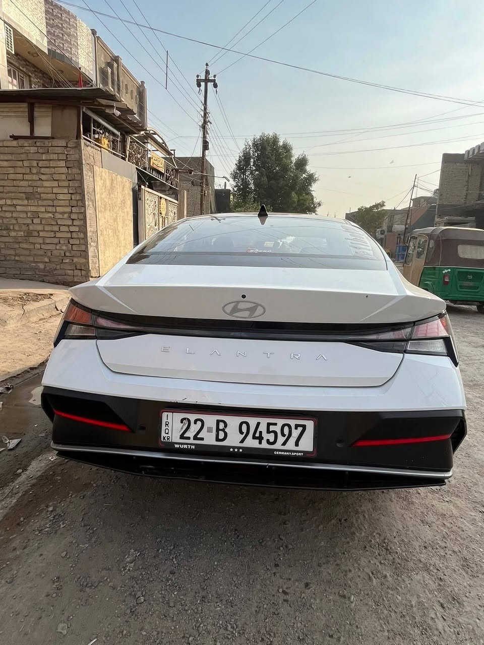 الانترا 24 بيه طخه بصيطه بدوسه مستعجلع على البيع محرك 2000
ب 130
***********
