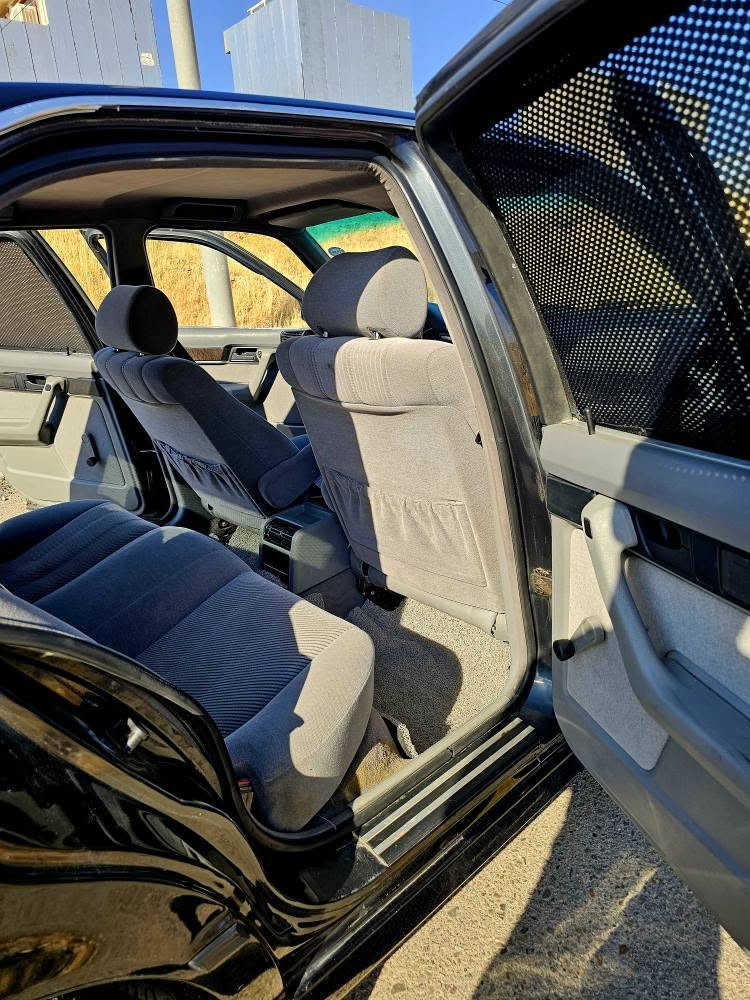 BMW 525i.  V6
موديل1991
سنوية جديد محرك كبس بشرط 
سيارة كفالة عامة من محرك وكير اوتامتيك وكلشي 
تبريد ثلج منضومة كاملة 
سيارة بدون دعمة صبغ جمالية فقط.
مكينه((6 سلندر مسكر جتال)) نشاط جدا قوي.
رقم سليمانية جديد سنوية لحد الـ 2030 فراغة وكالة
للتواصل:*********** السليمانية, العراق
