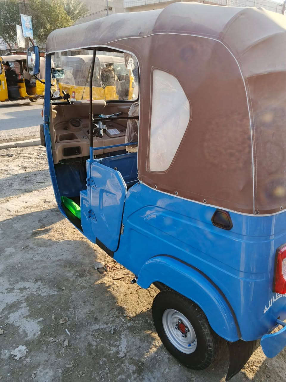 السلام عليكم تكتك للبيع رقم وسنويه موديل 21 شهر 11بيه ضربه بلغد صغيره دوس مصبوغه جماليه رقم ***********ما متواجد خاص
