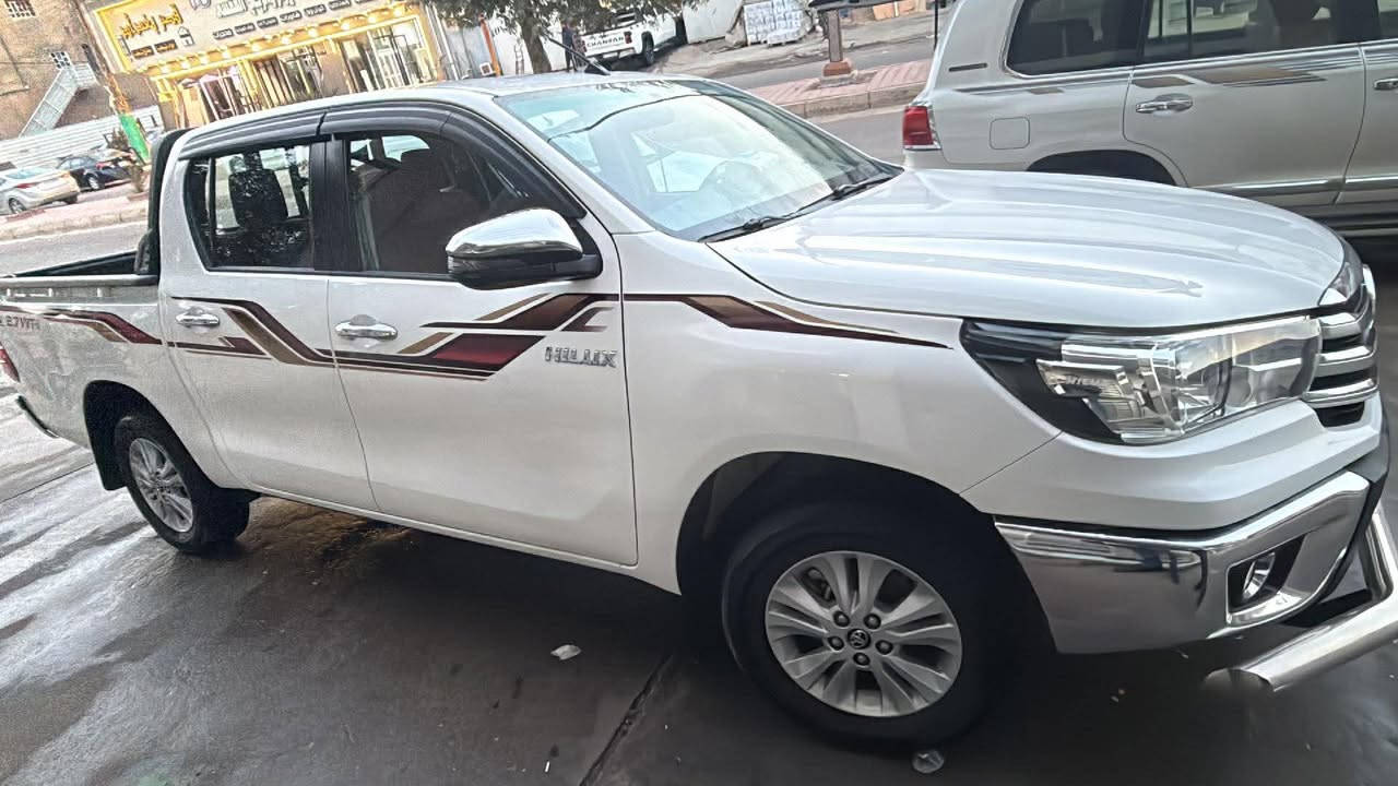 السلام عليكم 
هايلوكس ناصي 
موديل 2019 
اسلندر4
اوتماتيك 
عداد 230.000. كيلو 
السياره جديده  
الاستفسار ***********
