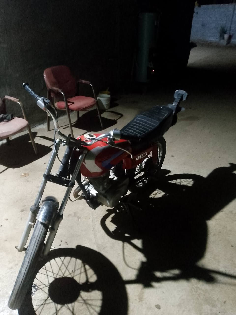 سلام وعليكم للبيع او مراوس درجه 4 كير  ..كلك  دراجه تخبل  السعر 325وبيه مجال قليل  مكان كربلاء طريق الحسينيه الكنطره البيظاء. ***********
ملاحضه/ اذا مو شراي لا تكسر بل سعره لا تسمع كلام مو حلو
