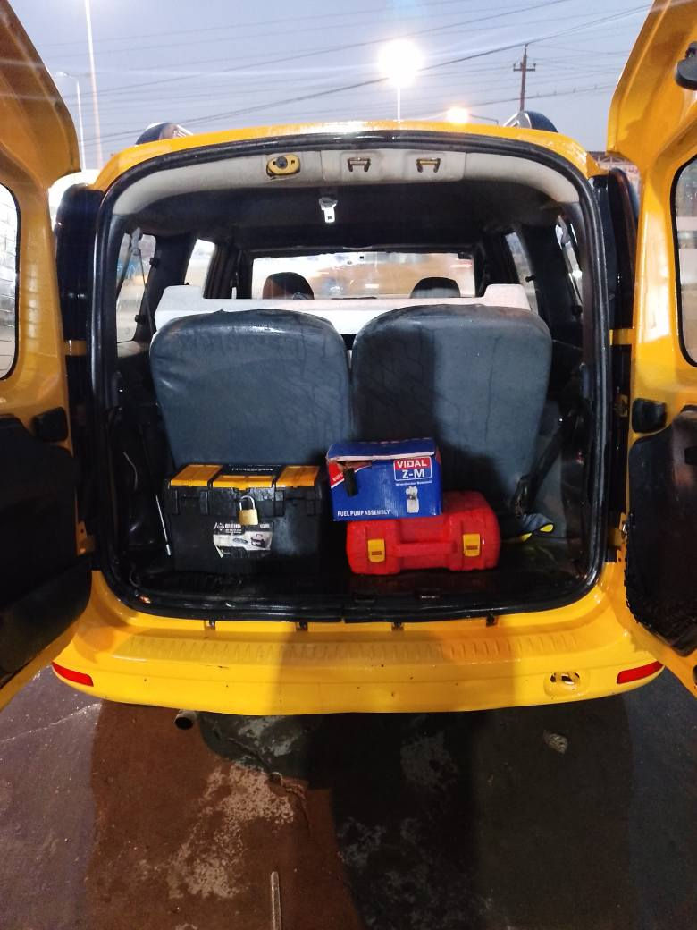 السلام عليكم اخوان سياره للبيع رينو مديل 2012 صفره بغداد سياره نضيفه كبل تحويل سياره جاهزه صفحه ليسره صبغ وتصيلح جاملغ خلفي السعر 45 العنوان بغداد مدينة الصدر قرب سوق الحي رقم الهاتف *********** متوفر وات ساب بغداد, العراق
