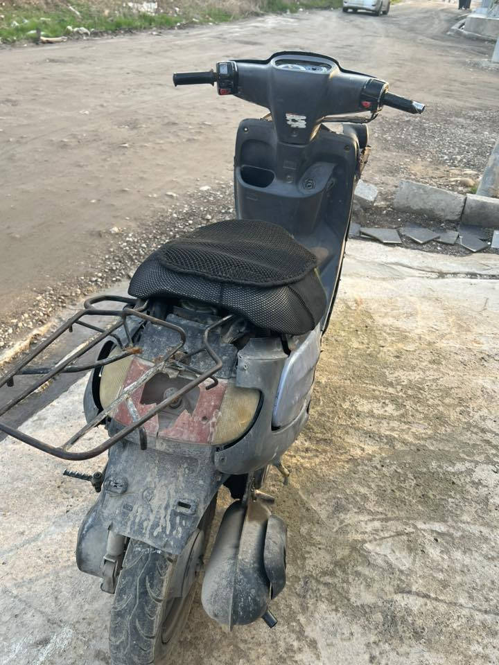 ماطور بزون مكينة مابيها شي فقط الهندر عاطل ، الكشر تعبان السعر50 الف بسعر أغراضه 
***********
