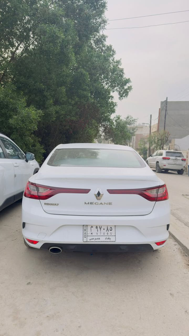 السلام عليكم رينو ميكان موديل  2021 للبيع 

سيارة بيها طخة بقبق البانزين خفيفة كلش وباقي سيارة مكفول كفالة عامة موصفاتها ستندر كير مكينه مكفولة ماشية 78 الف كيول ماخذها زيرو من شركة و على ايدي سيارة نظيفة جدا و جاهزة من كلشي وسيارة حرة ممطلوبة وباسمي تحويل مباشر رايدها ب108 وبيها مجال 

للاستفسار ***********
