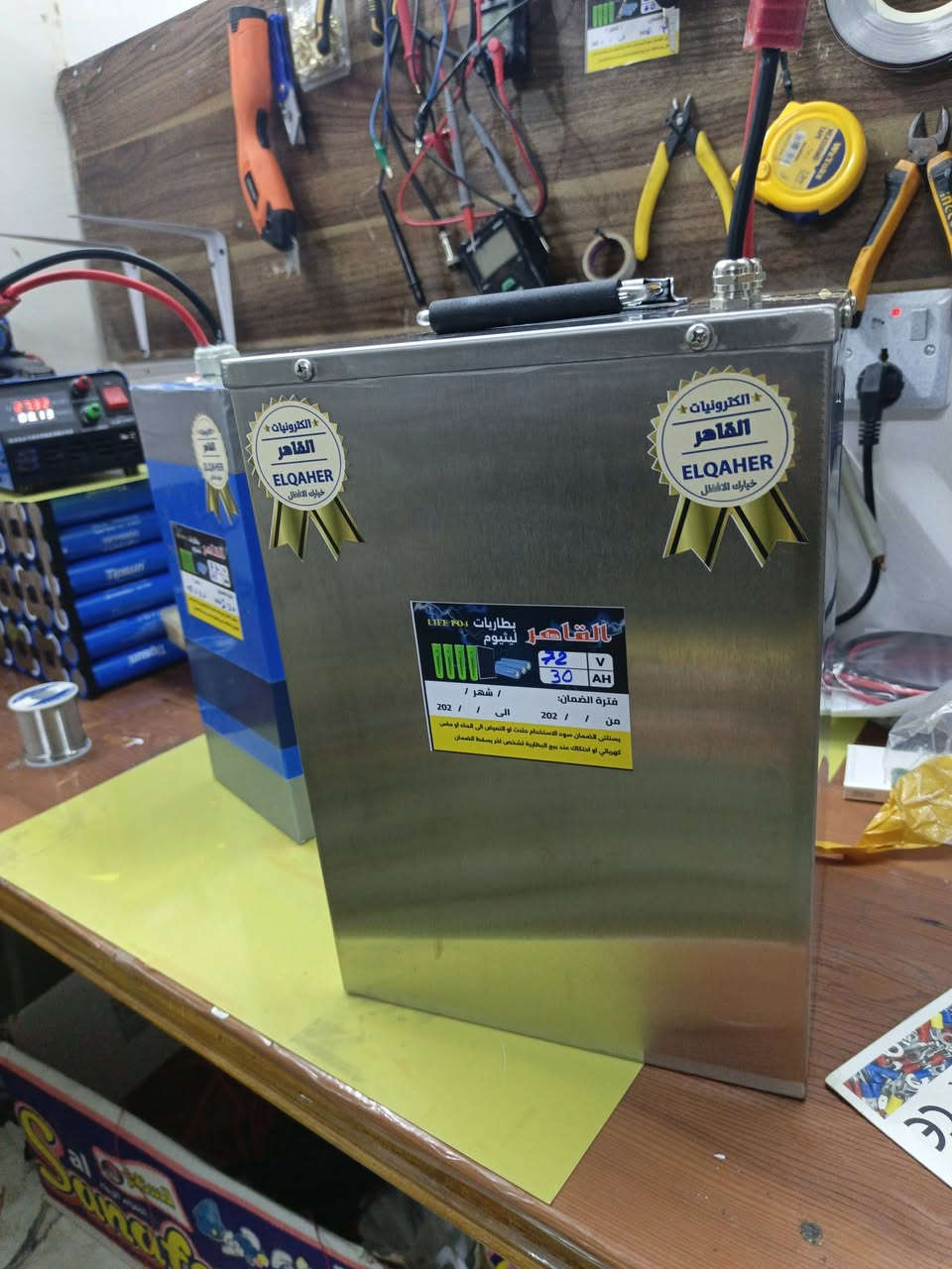 اللهم صلي على محمد وال محمد
متوفر ليثيوم فوسفات الحديد
72V 15 A
72 V 30
72V 45A
72v 60A
كذلك 60 فولت " 
كذلك 48 فولت"
كذالك 24 فولت "
كذالك 12 فولت.،، 
اكيد ما ننسى اصحاب الدخل المحدود
بكج 15A  يعادل بطاريات الحامظية 
تخلص من الحامظية وختار الصح مقارنة مع الحامظية وزن اخف شحن اسرع مسافة ابعد عزم اقوى
كارت bms سمارت jk جي كي اتابع بطارية عن طرق هاتف امبير عالي تغليف 6 مراحل 
شباب الاسعار جدا حلو 
ظمان سنة حقيقي
كل العليك ادز قياسات قاعدة بطارياتك 
طول عرض عمق .. تخلص من المرض الحامظية وستخدم ليثيوم حصراً القاهر إلكترونيات
اصحاب كراسي معاقين فقط مواد بدون اجور العمل
اصحاب دلفري اسعار خاصة
الحجز عن طريق الواتساب
‏‪***********‬‏
