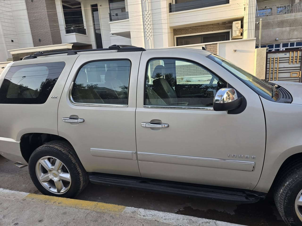 بسم الله الرحمن الرحيم
تاهو للبيع فقط ٢٠١٣ LTZ امريكا 
فول الفول
كاميرا حساس خلفي
اشارة بالمري
امراءة شفط
شاشة وسطية
تشغيل عند بعد
مقاعد الامامية كهرباء 
مقاعد تتدفه و تبريد
كير و مكينة مكفول
السيارة جاهزة من كلشي
رقم بغداد باسمي تحويل ثاني يوم 
بيه تبديل جاملغ امامي جهة السايق حادثة مال أمريكا
هنا بالعراق نطخت جاملغ امامي عكس جهزه السايق و صبغنا تقريبا ربع الجاملغ
السعر 25,000 شدتين ونص و قابل للتفاوض


**إذا كنت صاحب هذا الإعلان وتريد حذفه لأي سبب، رجاءا أرسل رسالة إلى الدعم الفني**