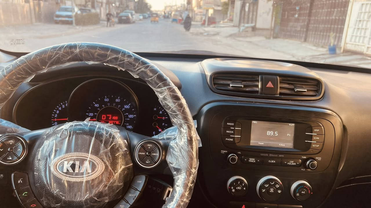 صول 2016 امريكي
محرك 2000 جي دي اي
اللون ابيض ملون
السياره قمارتها اجتي جارده نصبغت هنا بالعراق
وعندي تصوير الها قبل الجراد فيديو قبل وبعد الصبغ وسونار موجود قبل كم يوم سويته الها
مواصفات:
كامره وشاشه
مراءة جانبية اشاره
3 وضعيات قياده
تحكمات ستيرن
وبعد هواي بيها مواصفات
السياره حادثها مبين بااسونار
KNDJP3A53G7242147
رقم الشاصي

السياره ماشيه 85  ميل مال بيت وبأاسمي
اي شي مناقصها ابد
السعر 104 وبيها مجال كلش بسيط
مكاني بغداد الشعب
***********
