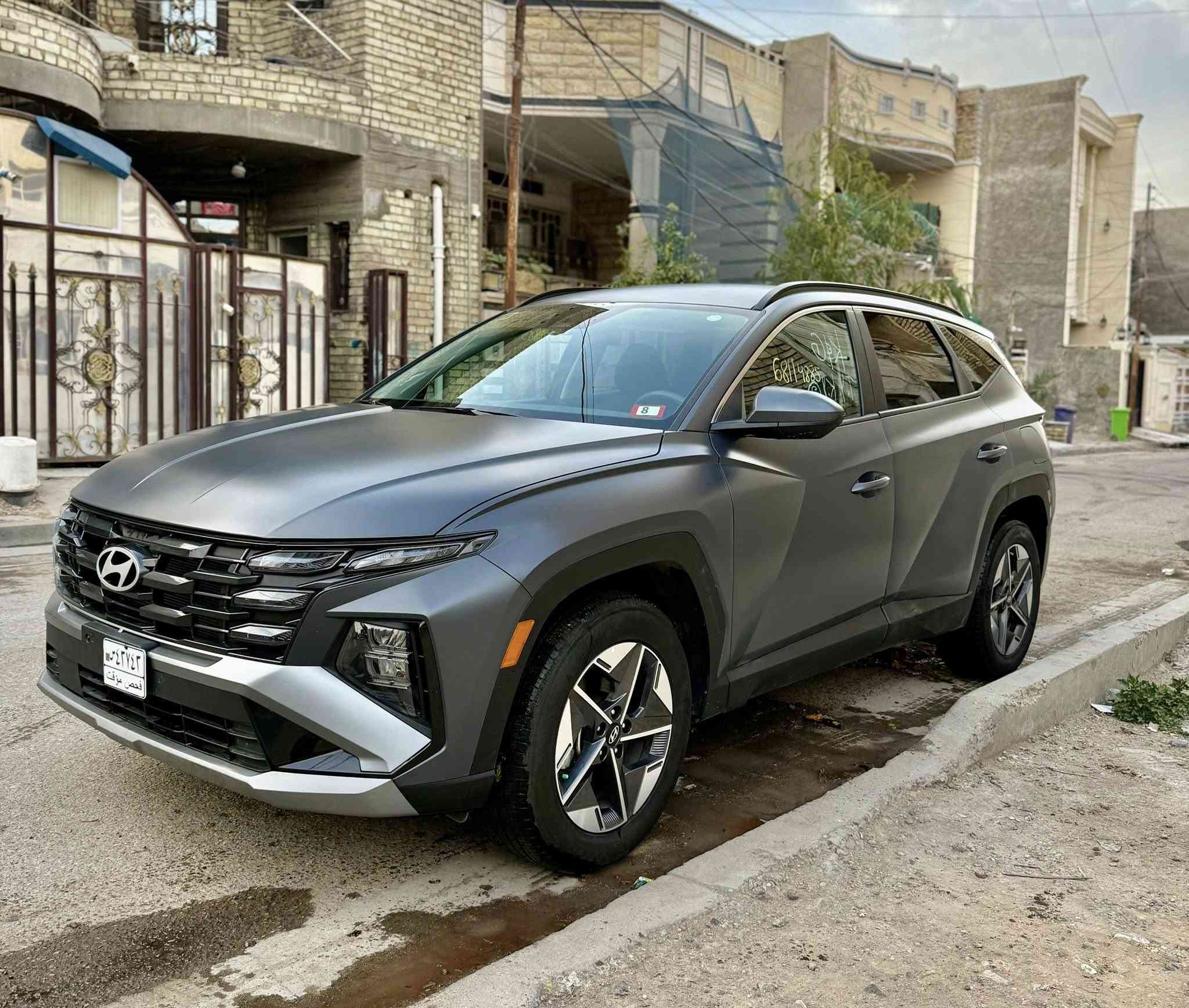 توسان 2025 وارد امريكي
دخول جديد بأسمي بتاريخ : 2025/1/23 
السيارة جديدة ماشية 7000 ميل فقط

🛑حادث السيارة صبغ باب خلف سايق فقط 
ليبل واحد بدون تبديل وبدون دواخل

✅ موصفات السيارة ✅
-بصمة تشغيل عن بعد
-فول تحكم ستيرن 
- شاشة كبيرة متصله 
-شاشة دجتال
-كامرة خلفية دوارة 
-سايد بريك كهربائي
-تحكم كشنات كهرباء 
-نظام دفع AWD 
-لايت زنون ثلجي
-ويل كاب مميز حجم 19
- رادار نقطة العمياء
-رادار تحديد مسار 
-نظام قيادة ذاتية 
-نظام تثبيت السرعة 
-شاشة لتحكم نظام تبريد 
-شحن هاتف لاسلكي 
-محرك حجم 2500cc
-تبريد قطعتين 
-حاملة اكواب 
-صندوك كهربائي 

📍مكانها بغداد الدورة
السعر $208 ورقة بدون رقم 
الاتصال ☎️ ‭0770 963 3108‬ 

‭0780 758 9782‬ ☎️.          .
