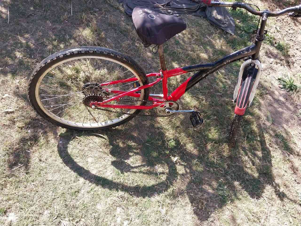 بايسكل للبيع 
السعر ٤٠ الف أوبي مجال
مكاني الحردانيه


**إذا كنت صاحب هذا الإعلان وتريد حذفه لأي سبب، رجاءا أرسل رسالة إلى الدعم الفني**