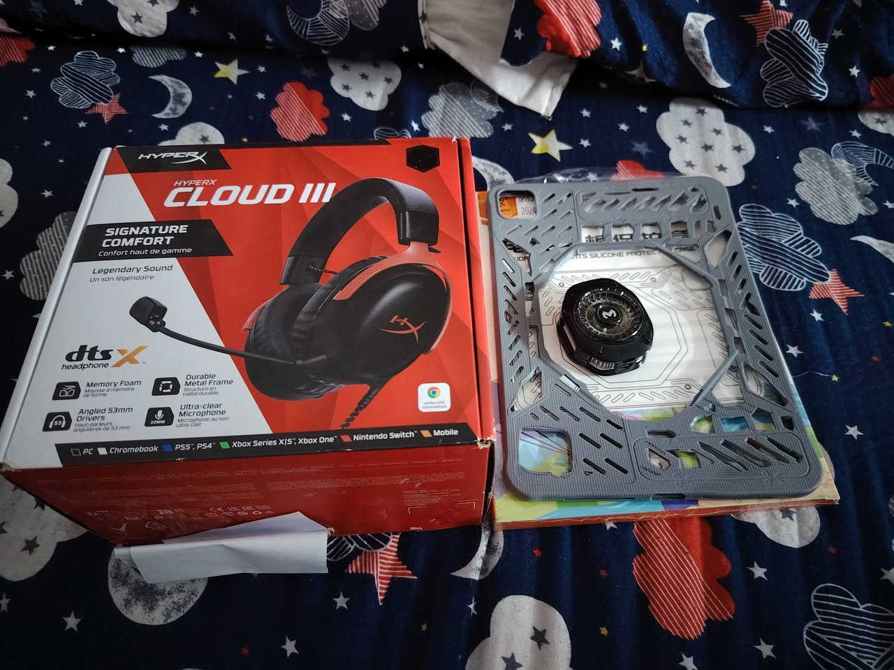 ايباد m4 256 بطاريه 100 عدد دورات شحن 19 نضافة 1000 /100 اذا تلكه بي شخط تأخذه بلاش الايباد صاله فتره عدي هواي بس اني ما استخدمه هواي يعني مرات شهر أو أقل مطفي وضامه بل كرتونه مخلي بي بس ببجي وما العب هواي ومن العب اخلي فريز ابيع بكج كامل ويه ملحقات
فريز ميمو الأصلي مشتري 25 
توصاله من بلكستون ايثر نت وشحن وسماعه سعر 75
سماعه هايبر اكس كلاود 3 الاصليه سهر 120 
كفر بلكستون جيلاتين مخصص للألعاب بي فتحات 25
لصق جام مات مخصص للألعاب سعر 10
سعر الايباد جديد حالين مليون 350 
اريده معه كامل ملحقات مليون 350 قفل الايباد ماخذه جديد عله أيدي تجي تأخذه من البيت إذا بي أي خلل تاخذ بلاش وفحص وين ما تريد اذا مو مثل جديد عيفه مكان نجف حي نداء ماكو توصيل تواصل وتساب *********** ذكرت كامل تفاصيل رجاان مو شراي لا تعبني ض
