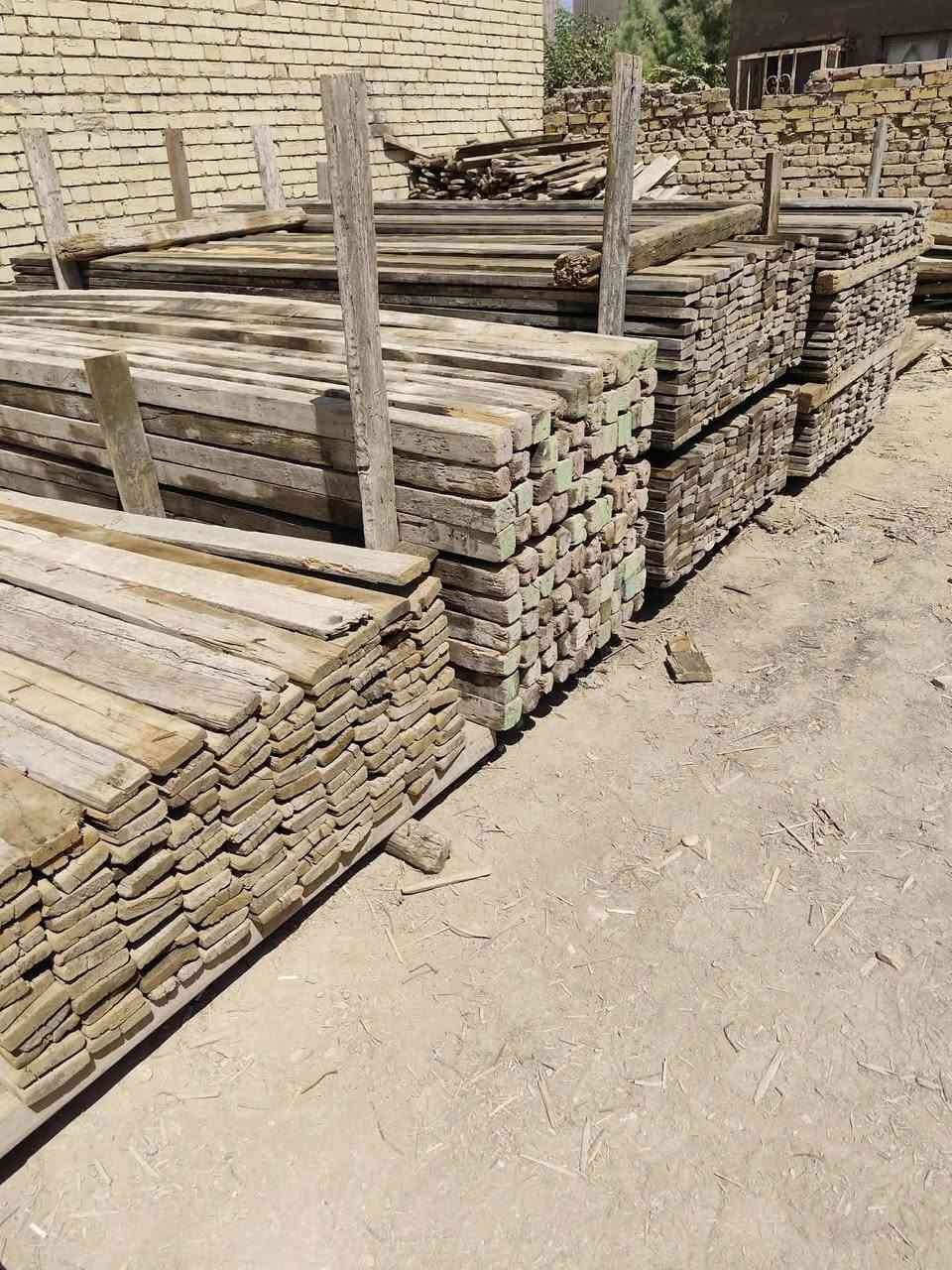 قالب خشب مستعمل روسي تارس للبيع العدد 9مكعبات 6اطوال و 3 مقاصير  العنوان بابل هاتف ***********
