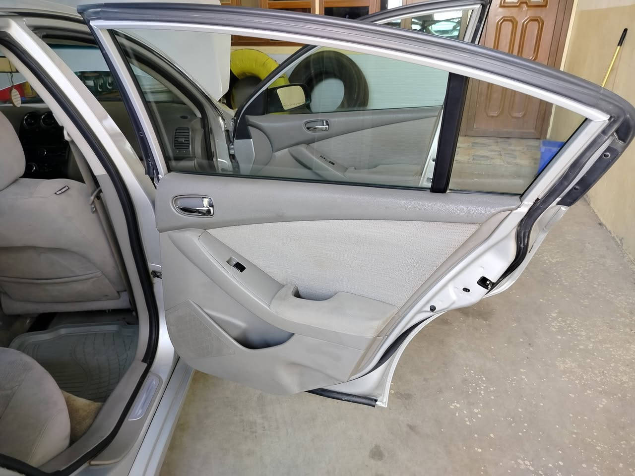 سلام عليكم نيسان يلتما 2012 وارد امريكي محرك كير صدر مكفولات رقم سليمانية بسمي سنوية جديدة السيارة 3بصمات كشن كهرباء موجودة ديالى بعقوبة الرقم *********** سعر 120
