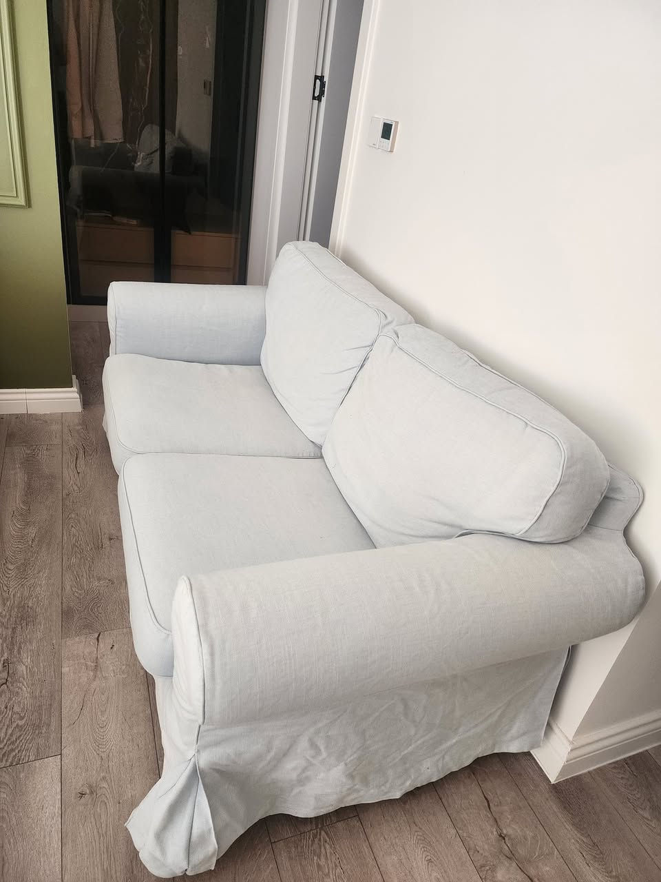 Slaw barezan, am kwrsyaman haya bo froshtn hy ikea ya rangy sheny asmanya zor nweya nrxy ( 70,000) dinara, har kas khwazyara bo kreny paywandy bkan ba zhmara tlefony ( ***********).
