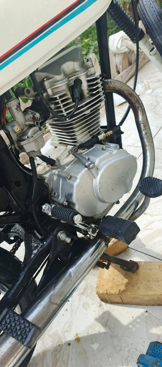 سلام عليكم دراجه نامه شلامجه اوراقه ضايعه كفلك عشاير دراجه كامله ربع ماذب عليه تانكي وكشن كله جديد مكينه ناعمه لا تبخر ولا تنقص دراجه سامته سعرررر 350 وبيه مجال وبل خدمه تواصل *********** مكان بصره كرمه
