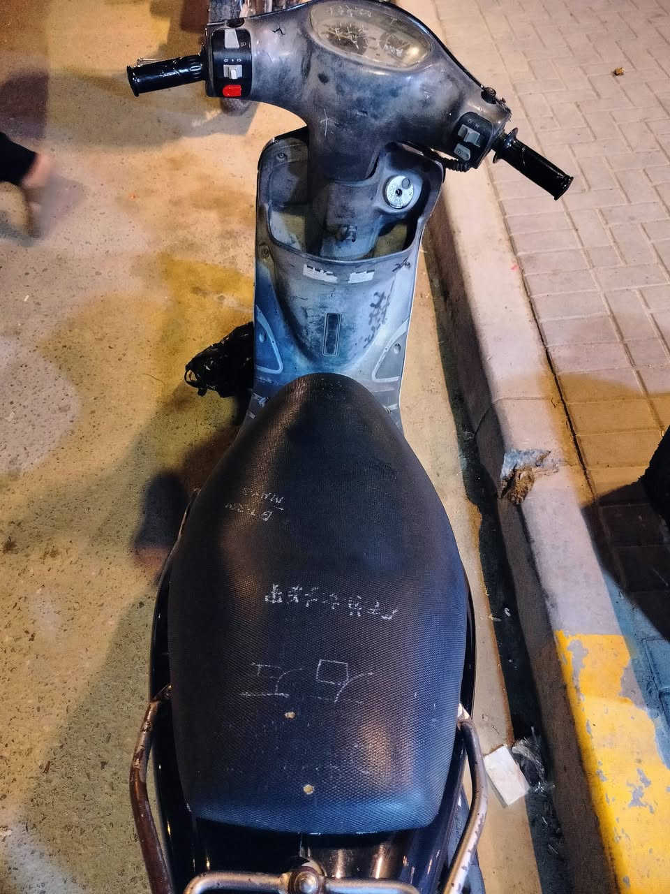 دراجه ياماها ماكس قجمه كفرات ختم واحد بلاد دراجة نظيفه استخدام شخصي قليل مكينة مجفته تجفيت اصلي درجة اولى شرط الفحص وشرط الشلعه والمعدل السعر 600 الف بيع فقط بدون مراوس مكاني البصرة الزبير شراي يتصل وبالخدمه ***********
