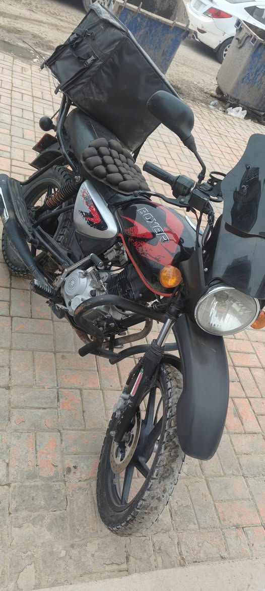 دراجه بوكسر مو ديل 21 مرقم تحويل نفس اليوم للبيع 1950وبيها مجال رقم ***********
