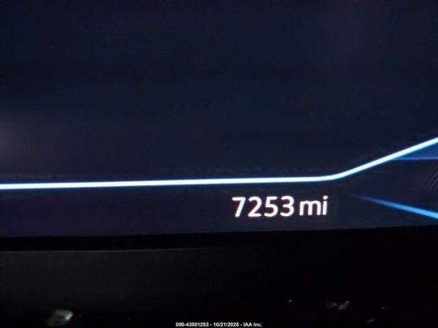 سلام عليكم حبايب
جيتا GLI موديل ٢٠٢٥ للبيع 

باجر راح توصل باذن الله للشمال كيفك تترقم سليمانيه اربيل دهوك كيفك وباسمك تترقم 

هاي صورها وحادثها وسعرة كلش مناسب وحلو 

*********** بي واتس اب
