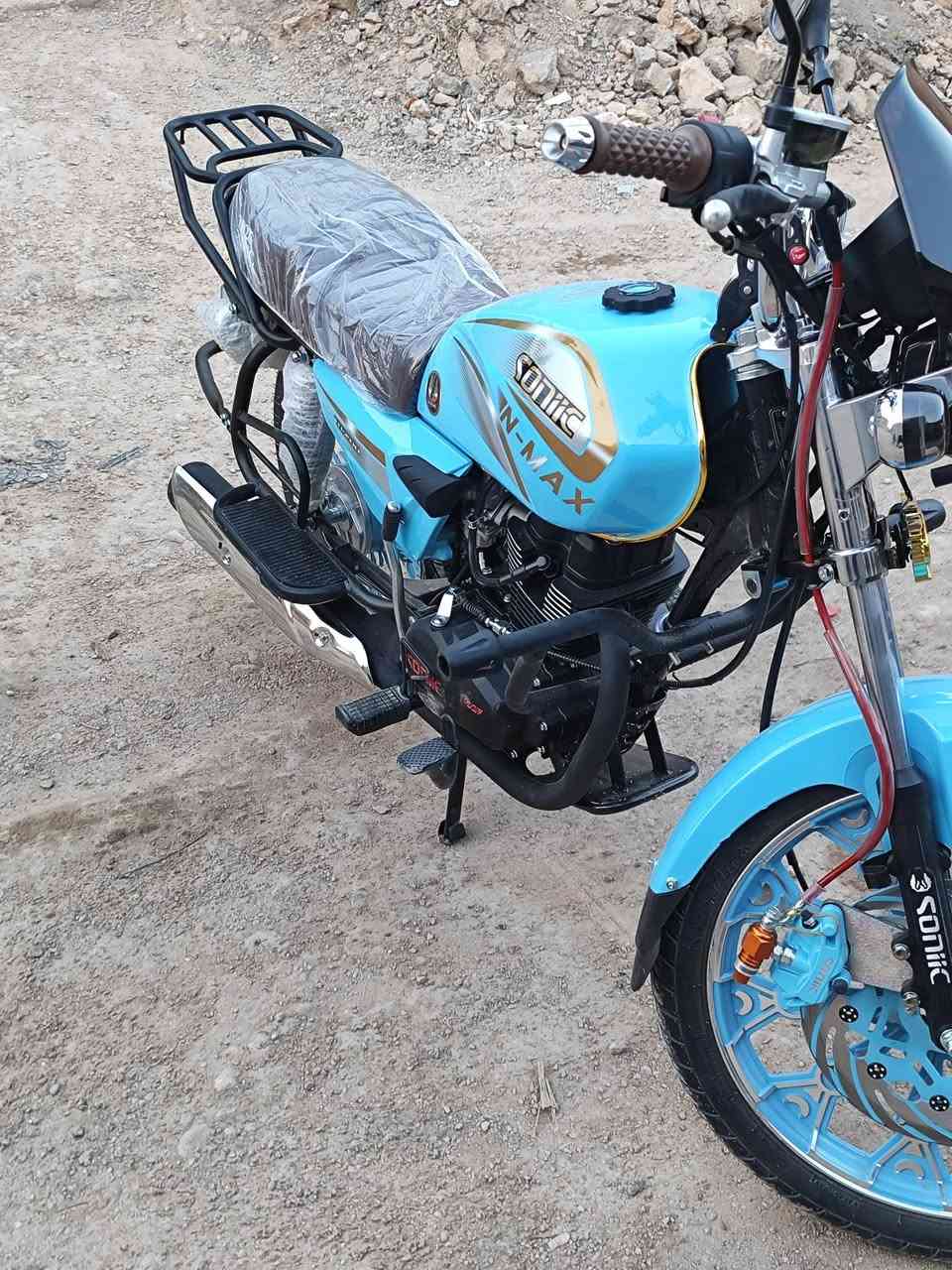 السلام عليكم دراجة سولنك 27 
للبيع وترهم مراوس حسب القناعة السعرة مليون 250وبي مجال 
بعدة زيرو مكاني القائم حصيبة ***********
