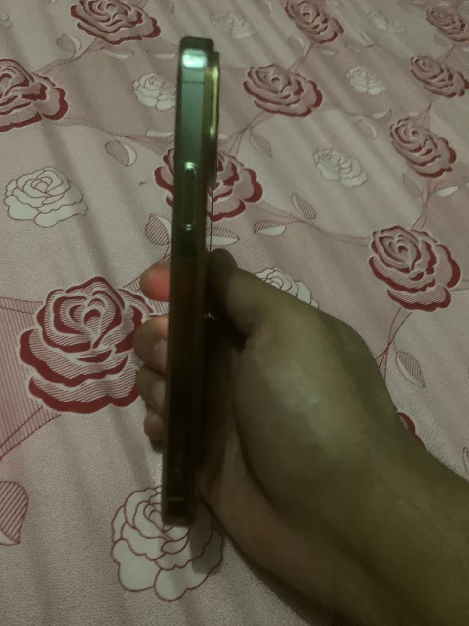 جهاز 13 برو ماكس ذكر 256نموضج Mبطاريه 88 
أمريكي الجهاز شرط برغي ما مفتوح بي عنوان بغداد رصافه كارتوه وياي وكيبل 
السعر 700 الف وبي مجال بصيط رقم  ***********
