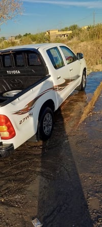 هايلوكس • ٢٠١١ • مكينه وكير جاهزه