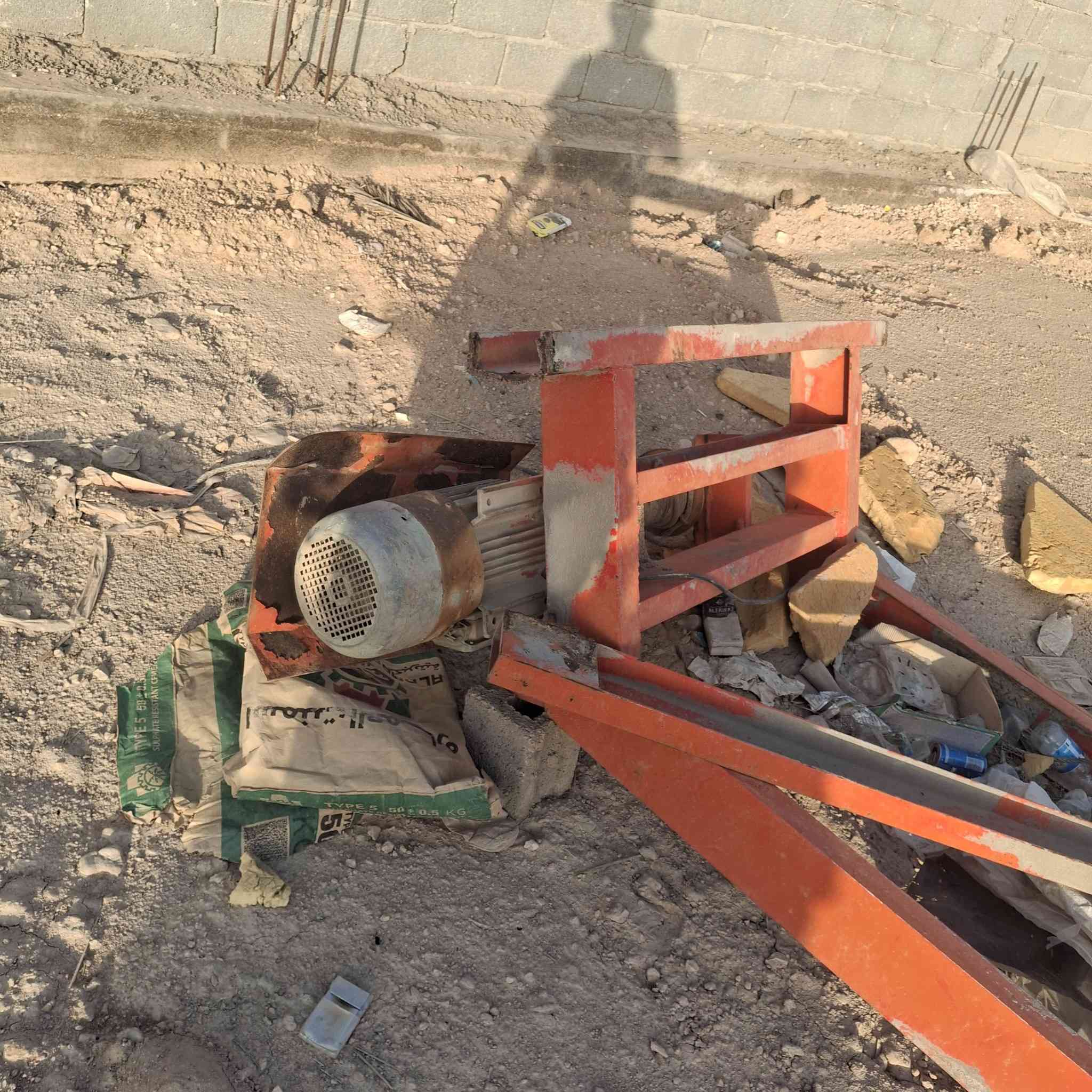 معمل بلوك للبيع مع عرباين ومأطور كير بوكس للإستفسار ***********
