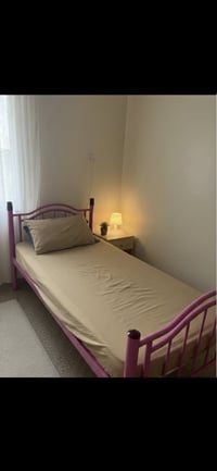 اثنين اسرة نفس الشكل للبيع سعرهم اثنينهم 50 مكان بغداد للاستفسار 07705...