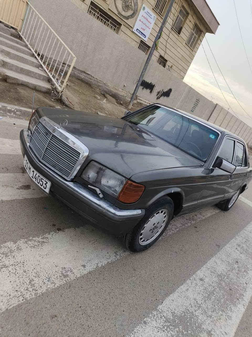 السلام عليكم

مارسدس جامبو 1992
بأسمي رقم انكليزي الجديد وهزة ماساقطة 
مصبوغة اثر جراد بدون عيب شرعي

🛑  محور مكينة وكير بطة جدد شرط وارد يابان 
🛑كهربائيات كلها شغاله تدفئة والتبريد يحتاجله غاز فقط لان اشتغلته وكلت على الصيف اخلي الغاز
🛑منظومة ليد زنون اصلي مع ورقة الضمان 
🛑شادلها افضل منظومة غاز اتيكر الايطالية حكومية، يعني تنسى الصرف تكدر تشغل غاز وبانزين مع كارت المنظومة الحكومي
🛑فتحة السقف ماطورها شغال بس السجة ما مركبه
🛑الحدادية خلفية وامامية حلوات
🛑تخم بلك جديد تخم نوزلات جديد فيت بمب جديد 
🛑تخم تاير تايلندي اصلي من شركة الديار الخضراء مع ورقة الوصل للضمان
🛑سنتر لوك شغال ✓
يعني السيارة على ايدي ما عايف بيها شي 

السعر 55 ورقة وبيها مجال بسيط حك الجيه 

المكان بغداد/ بوب الشام

***********
