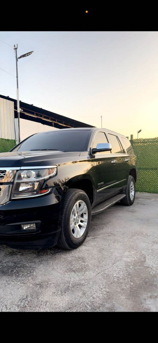 تاهو Ls
موديل :2019
وارد : خليجي 
عدد المسافات : 87.000Km
رقم بغداد دولي باسمي 
السياره مشي قليل ونظافه خير من الله 
مواصفات ls معروفه شاشه قاصه كشنات كهرباء كاميره خلفيه حساس 360 
بيها بارد بل باب ومشتغلي BDR  وبيها تكحيل بخشم الجاملغ على كد شبر وبهلال الجاملغ الخلفي تكحيل  بدون حادث السياره مكينه كير على وضع الشركه 
مكاني  بغداد : المنصور 
سيرفس جديد 
رقم الهاتف : *********** بغداد, العراق
