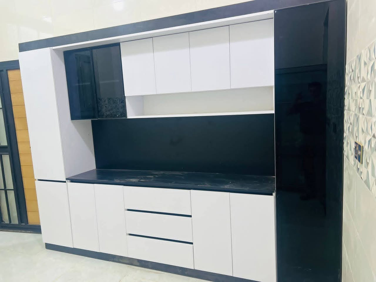✨ مطبخ تركي بتصميم ملكي وألوان راقية ✨
🔹 الطول: 3 متر
🔹 سنك: متر ونص
🔹 الكاونتر: لون كريمي بتصميم ملكي فاخر
💰 السعر: 850 ألف دينار فقط

✅ خامات تركية عالية الجودة
✅ تصميم أنيق يناسب جميع المنازل
✅ تنفيذ بإتقان وتشطيب فاخر
🚚 توصيل مجاني إلى جميع محافظات العراق

📩 راسلنا الآن واحجز مطبخك قبل نفاد العروض للحجز ***********
