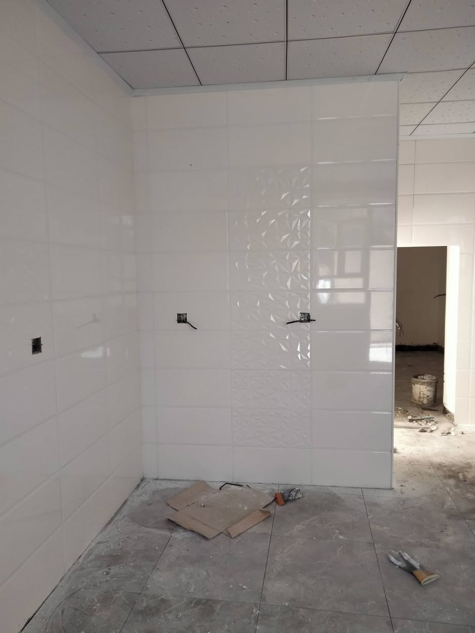 خلفه سيراميك جداري وارضي عملي في كربلاء للتواصل ***********
