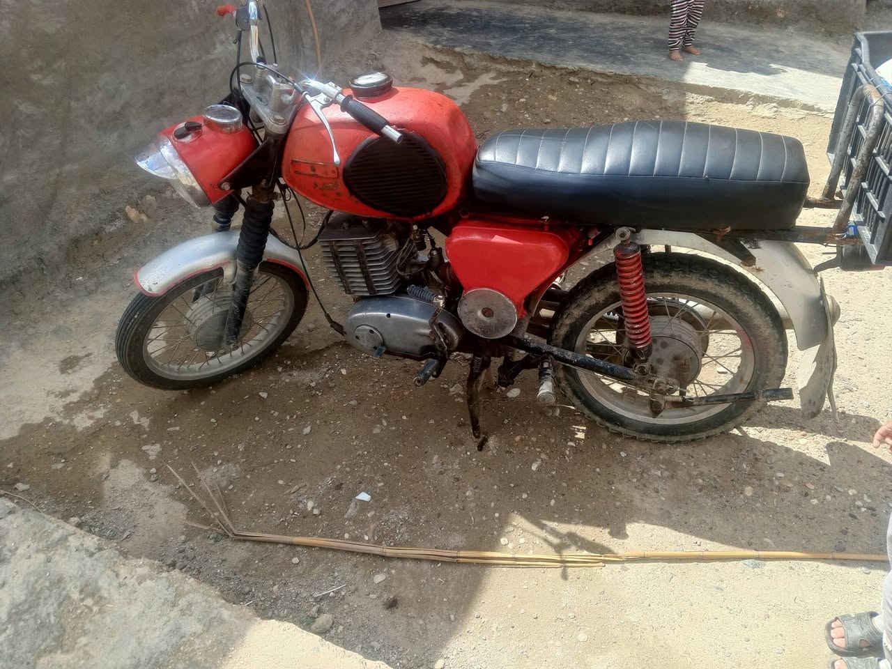 سلام عليكم ماطور همزت 81 كل غراضه بلادي ماطور من ول هندر سعره 450 الف ***********
