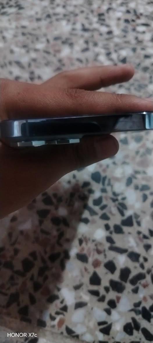 سلام عليكم شباب ايفون 13 برو ماكس 256 بطارية 79 عنون بلديات سعر 700 بي مجال رقم ***********
