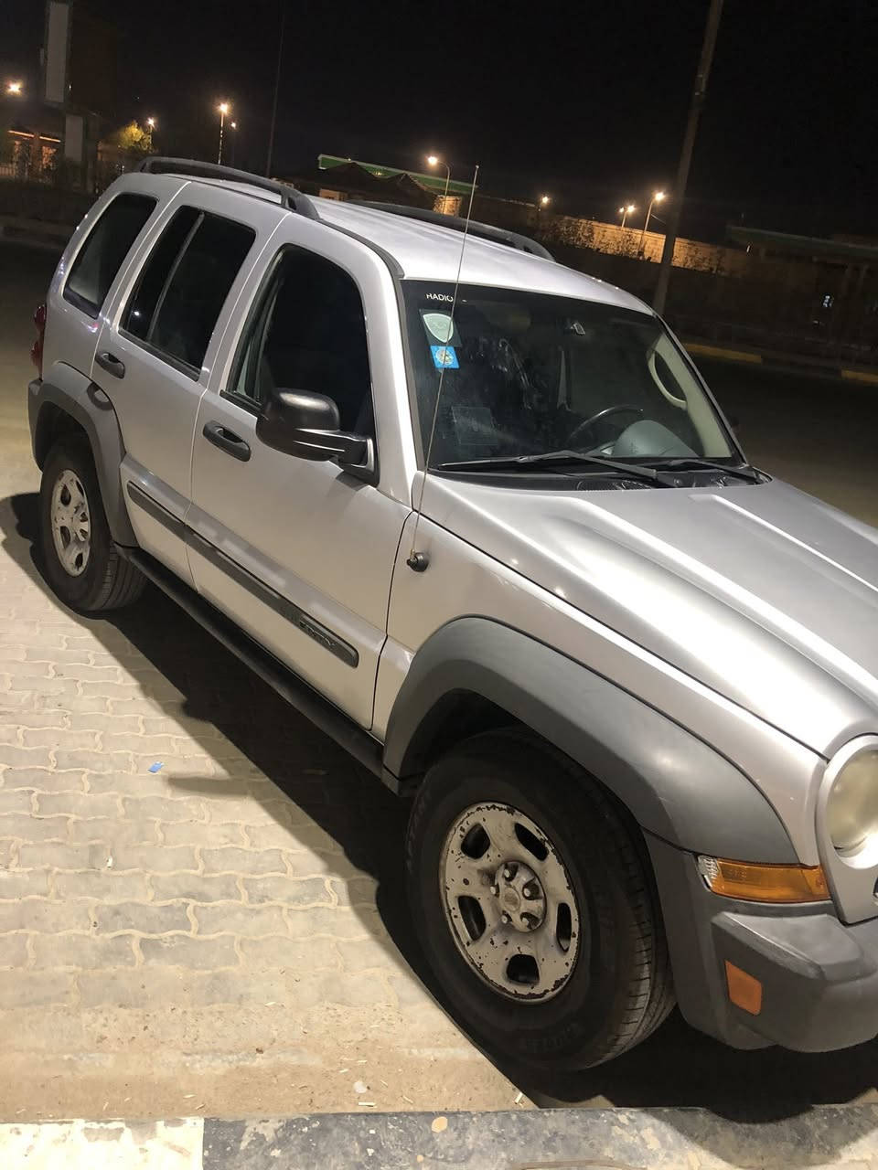 السلام عليكم
جيب ليبرتي موديل 2007 

ماشية 98 الف 

سنوية بأسمي والرقم جديد 

السيارة جاهزة من كلشي و نظيفة كلش لا قطع تبديل ولا بيها حادث 

تايرات جديدة ومنظومة تبريد جديدة 

السعر 90 وبيها مجال شوي

للتواصل واتساب او الاتصال 
 ‭‬ ‭0773 558 6880‬
