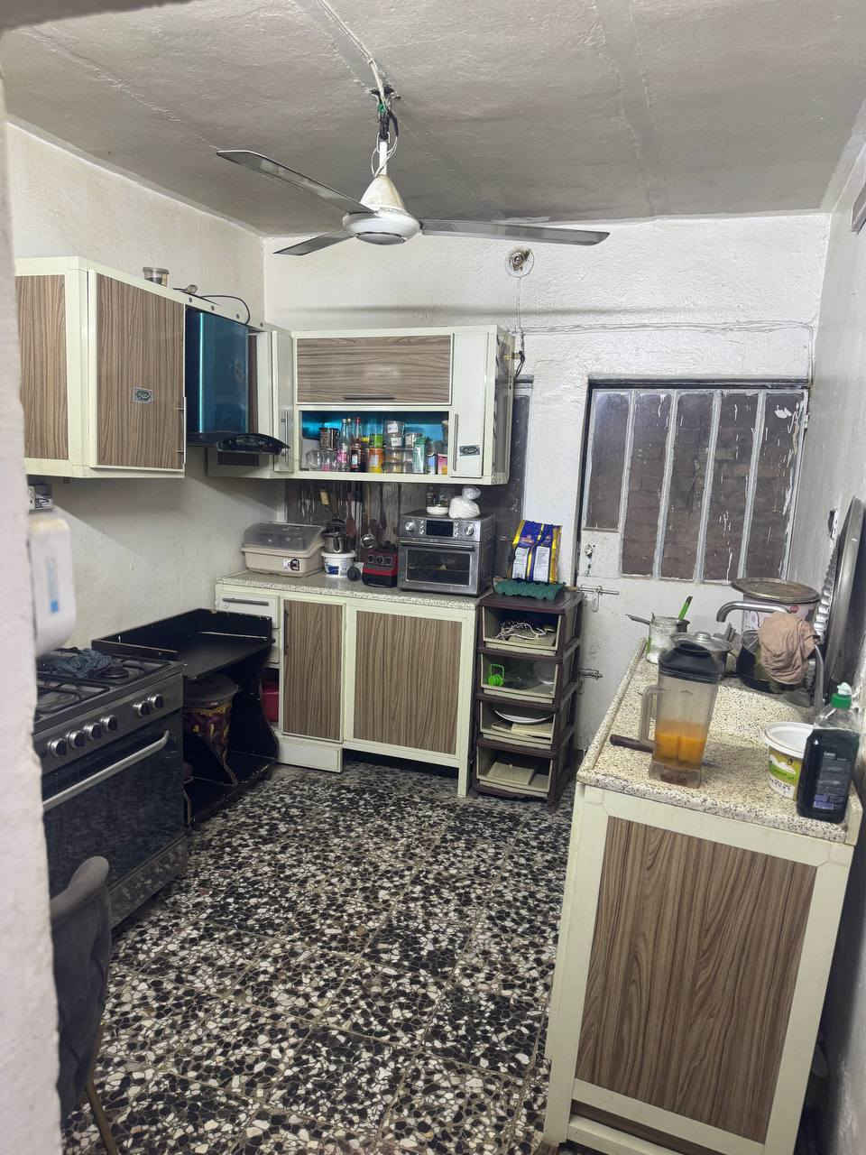 إعلان بيع منزل
منزل عكاده نظيف للبيع، بناء مرتب وجاهز للسكن، يتكون من طابقين ونصف، بتصميم عملي ومريح.
تفاصيل المنزل:
ثلاث غرف نوم
صالة واسعة
مطبخ -- خدمات
بناء نظيف ومرتب
الموقع:
الطالبيه – مقابل مدرسة الاردن - غرناطه
موقع مميز وقريب من الخدمات
المواصفات:
الجبهة: 5 أمتار -- النزال : 15
📞 السعر 225
للاستفسار والمعاينة يرجى التواصل ***********
