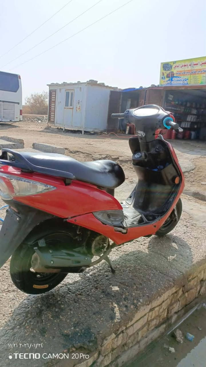 سلام عليكم عندي هاي الدراجه البيع دراجه نضيفه شوفت عينك دراجه نكره سلف ماناقصه شي مفتوحه مره وحده مكاني الناصريه الفضليه ***********
